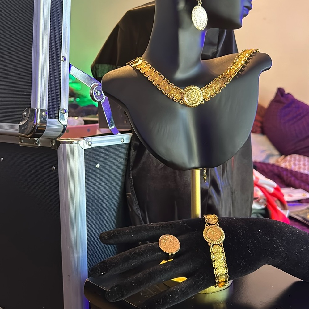Gold Coin Necklace Set